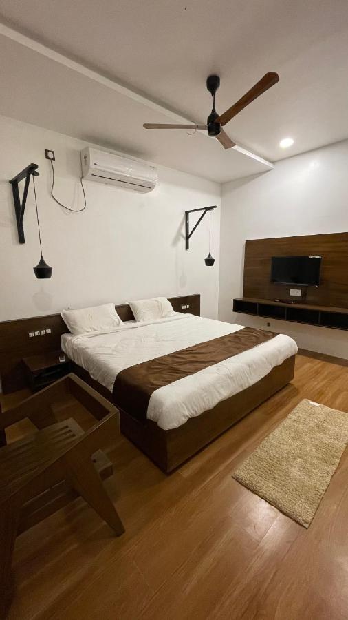 Rustic Vogue Hotel Shamirpet ภายนอก รูปภาพ